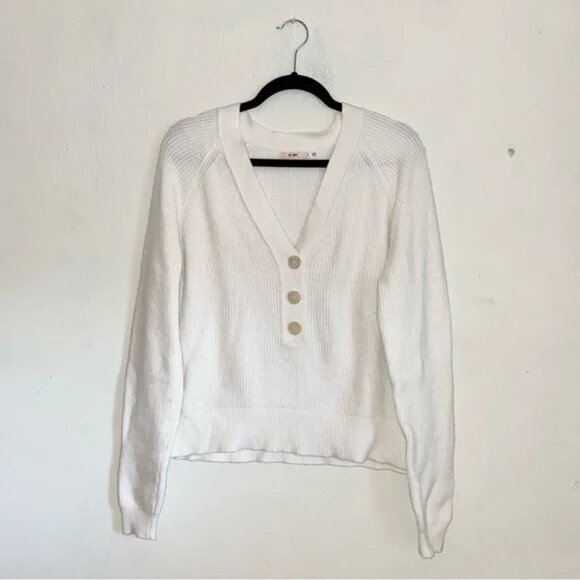 White knitted sweater - Picture 1 of 2